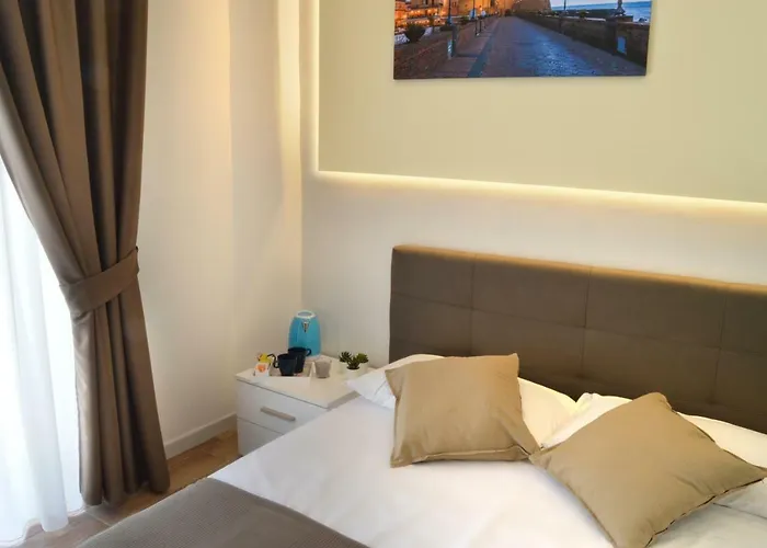 לינה וארוחת בוקר B&bcentral Station נאפולי