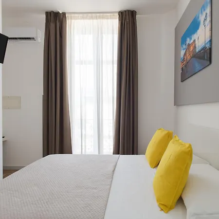 Gateway Bed & Breakfast Napoli