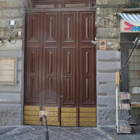 B&bcentral Station Naples